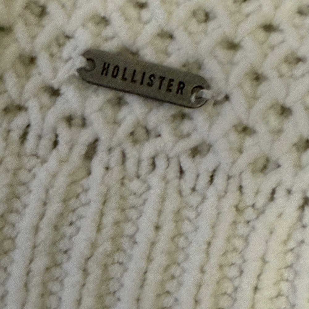 Hollister Women’s White Textured Knit Mock Neck Sweater — Size L - Picture 5 of 8